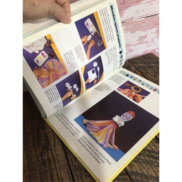 1989 PUPPETS By Lyndie Wright Hardback Vintage Book ~ Finger Puppets - Picture 7 of 10